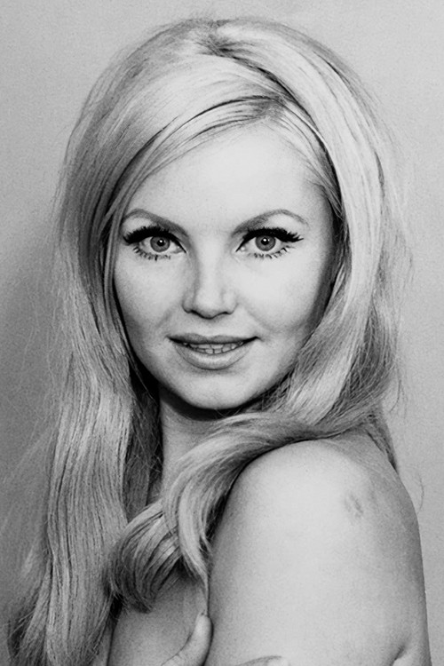 Ewa Strömberg as Kay