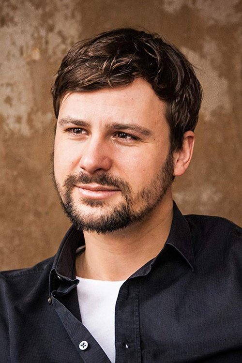 Christoph Drobig as Onkel Henry (voice)