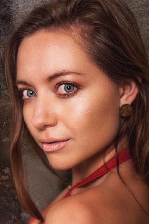 Amber Grayson as Joni