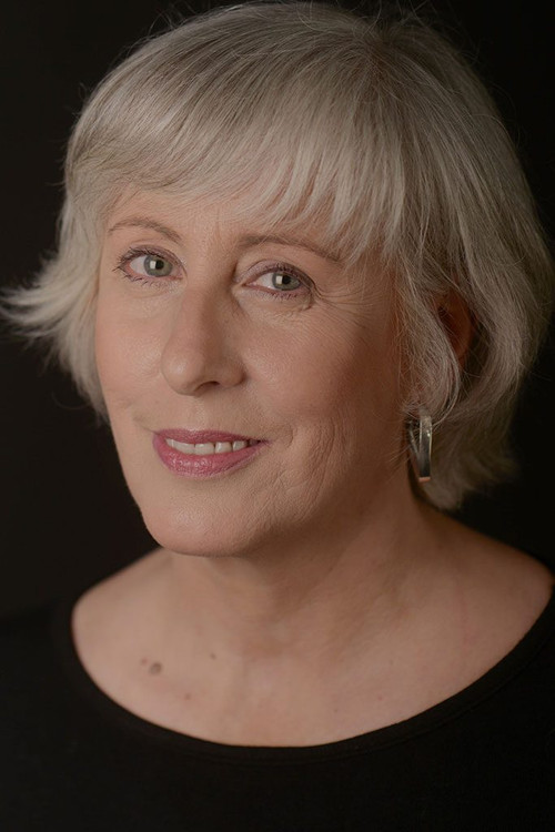 Itziar Álvarez as Carlota