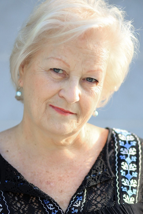 Odette Lampron as La matronne