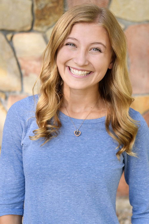 Maggie Scott as Joyce