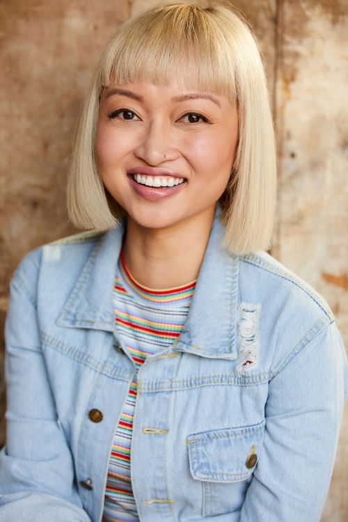 Tiffany Kieu as Iris