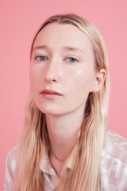 Anna Cordell as Journalist / Traci