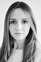 Esme Thompson as Shannon, the Barmaid