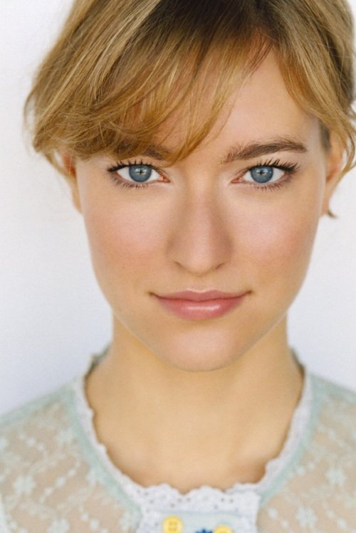 Desi Domo as Dixie Bell