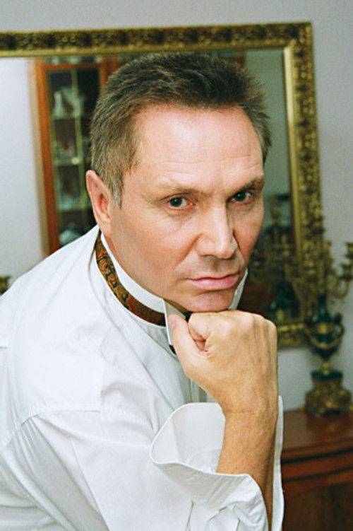Aleksandr Myagchenkov as Иван Гусаров