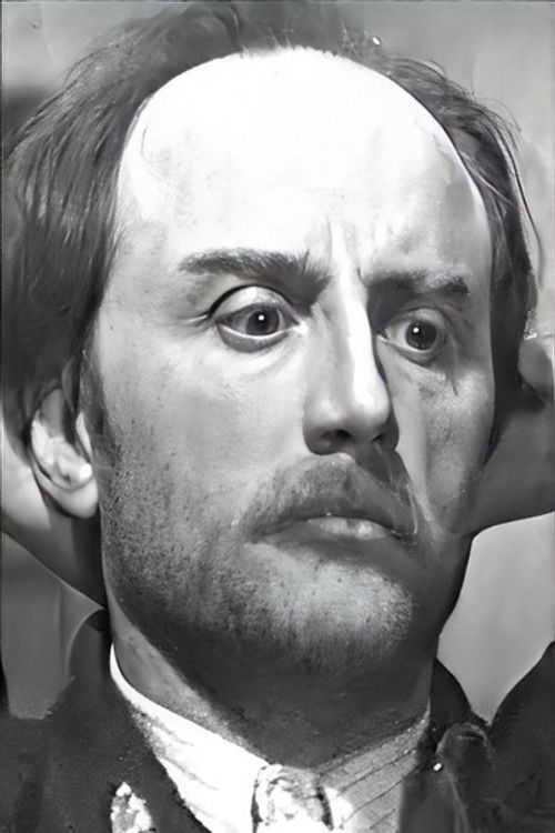 Anatoliy Shvederskiy as Card Player