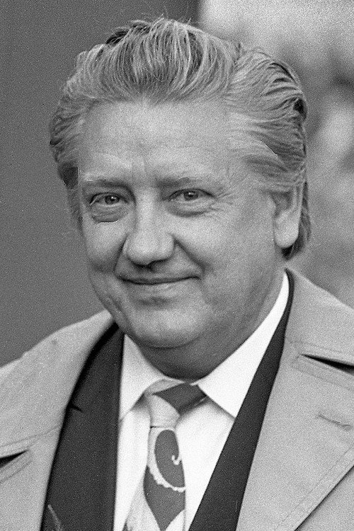 Kalmer Tennosaar as Self