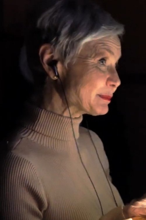 Alessandra Korompay as Marianne (IT)