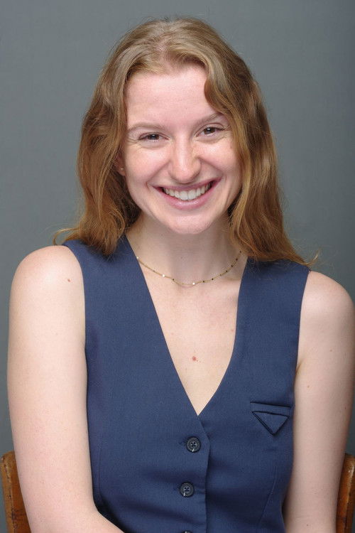 Inès Brin as La Cartomancienne