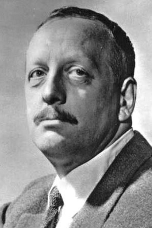 Erwin Geschonneck as Bering