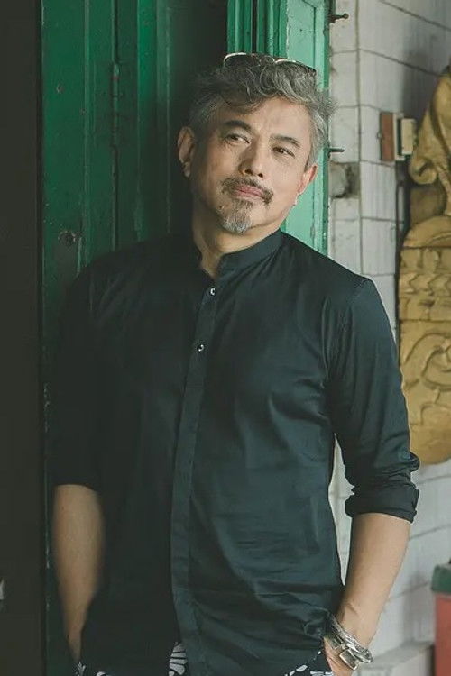 Xiaoming Zhu as 王成龙