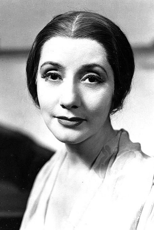 Lynn Fontanne as Lynn Fontanne