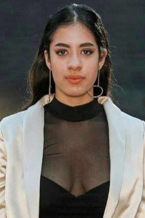 Sigourney Eyra as Zoey