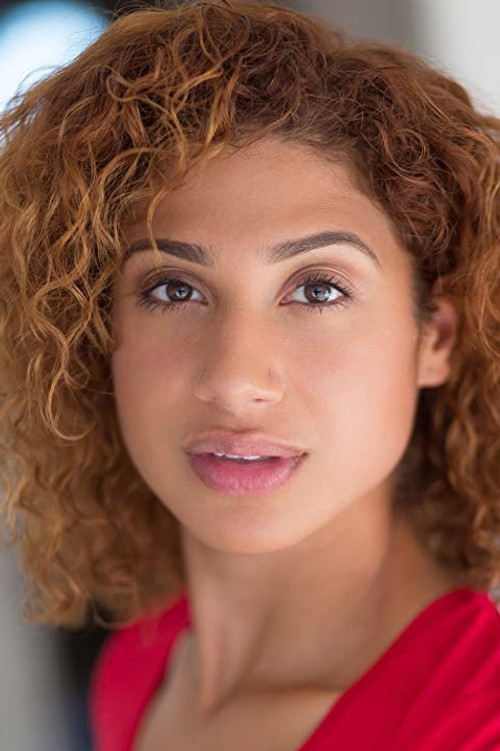 Kaylah Pantaleón as Reina