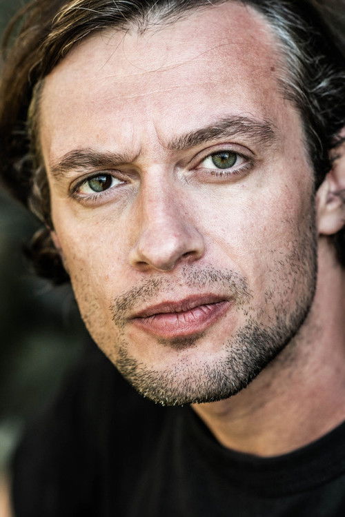 Сергей Давыдов as Сомов