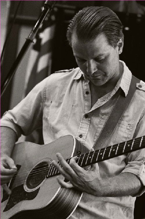 Aaron Williams as Singer