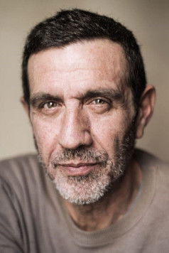 Félix Granado as Hombre calle