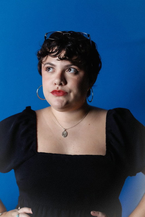 Sabrina Passos as Carlotta