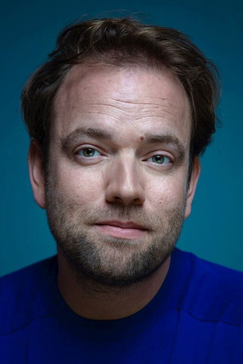 Jurjen van Loon as Edward Beeksma