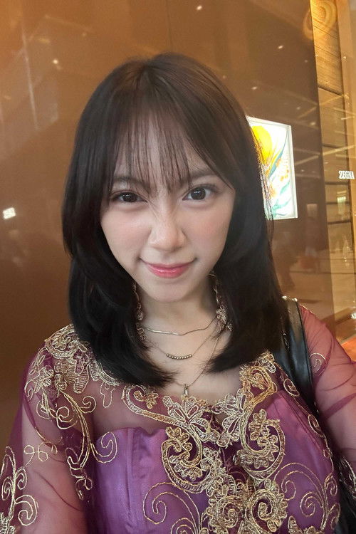 Chiara Kalifa Zakiya as Mia's Daughter