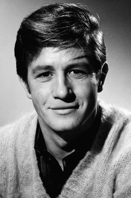 Alfred Lynch as 2nd Commercial Traveller