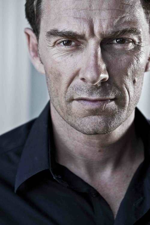 Dennis Kreusler as Sarah's Father