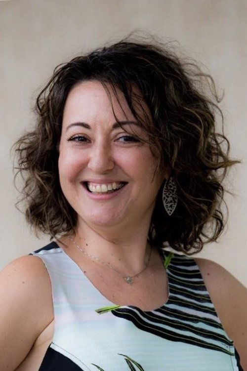 Adriana Lodi as Mamãe