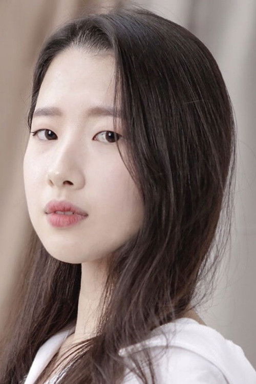 Chu Seon-woo as Eun-bi