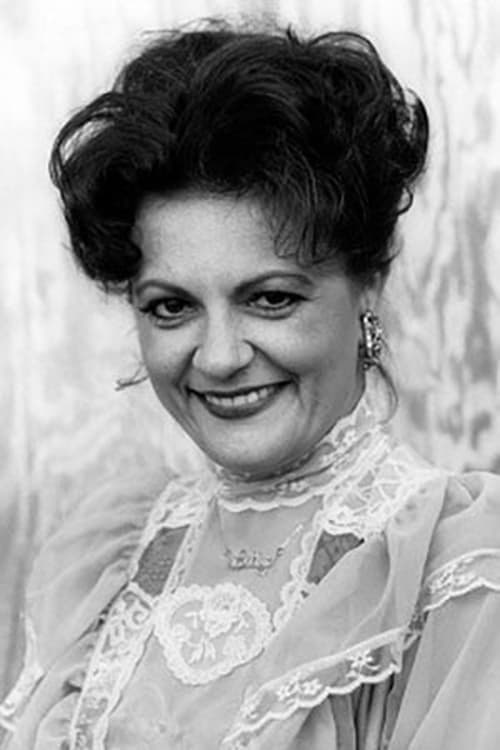 Jadeen Barbor as Betty Kupfer