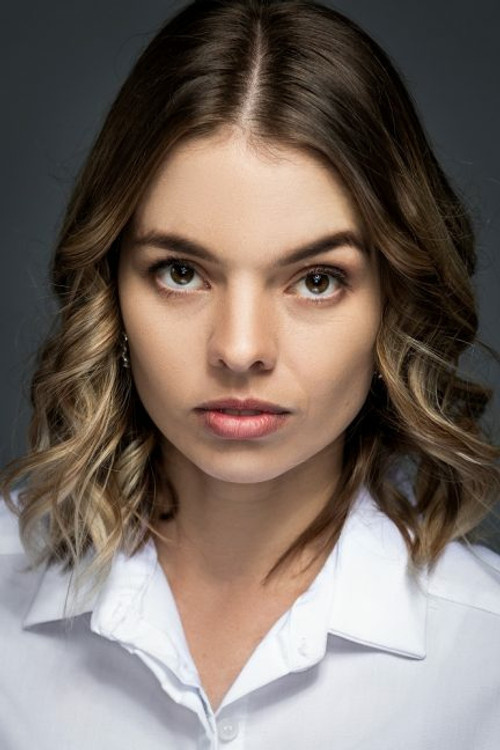 Anré Bouguenon as Lesinda