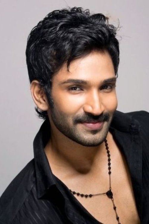 Aadhi Pinisetty as Vairam Dhanush