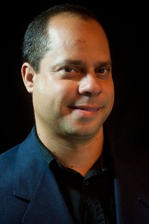 Guilherme Guaral as Marimbondo