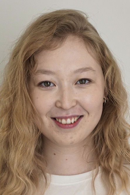 Laura Tursunkanova as Lasta