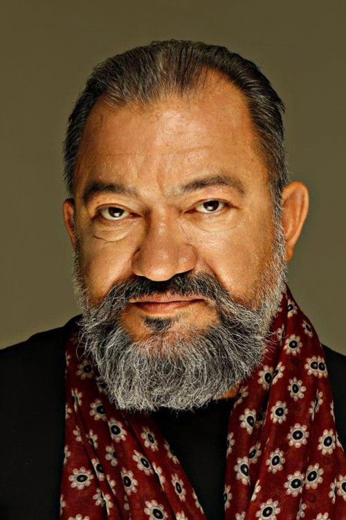 Kadir Çöpdemir as Behçet