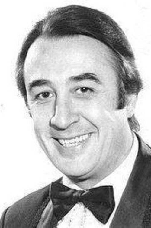 César Bertrand as Psicólogo