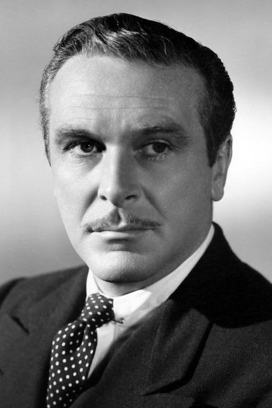 Damian O'Flynn as Scar Edwards