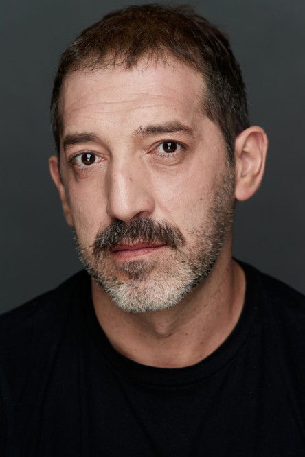 Juan Olivares as Perro