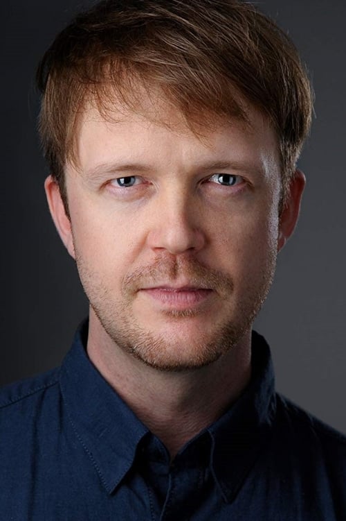Arttu Kapulainen as Eskon isoveli Juhani