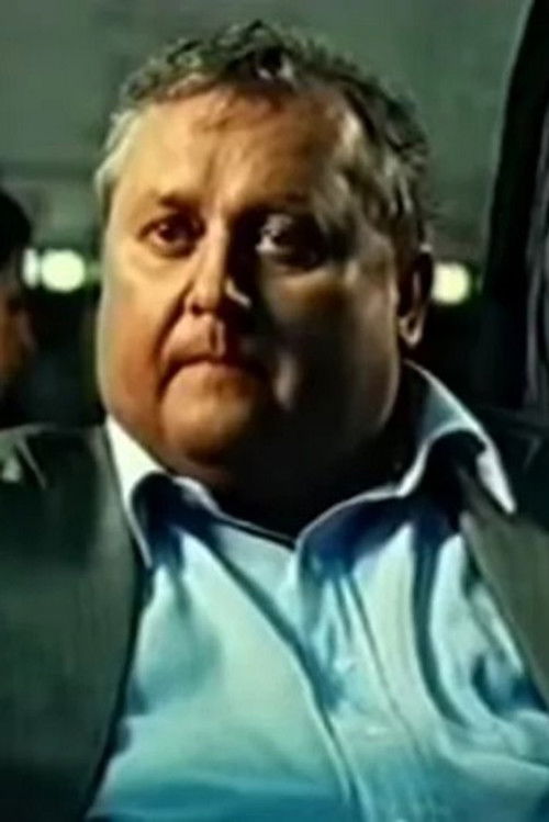 Zbigniew Mazurek as Dyrektor hipermarketu