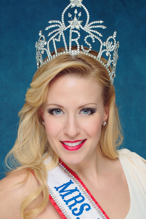 Jennifer McMahan as Pretty Skull Lady with Angry Dog