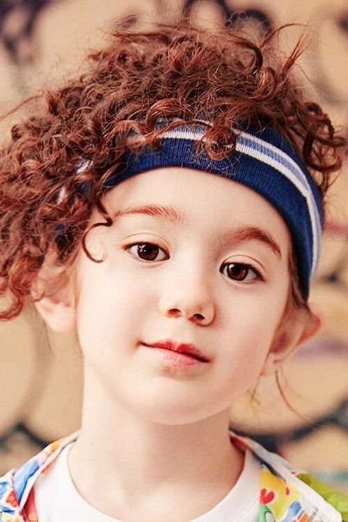 Jackson Zhou Zaharoni as 