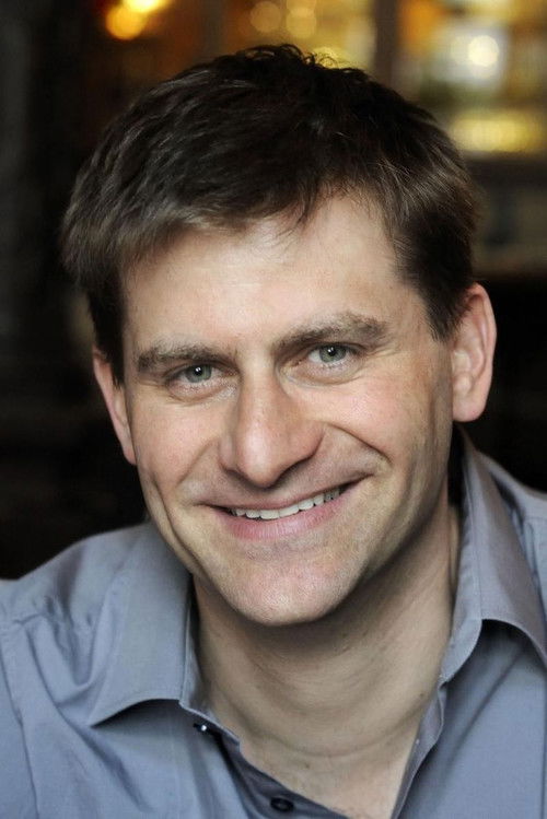 Michael Altinger as self-host