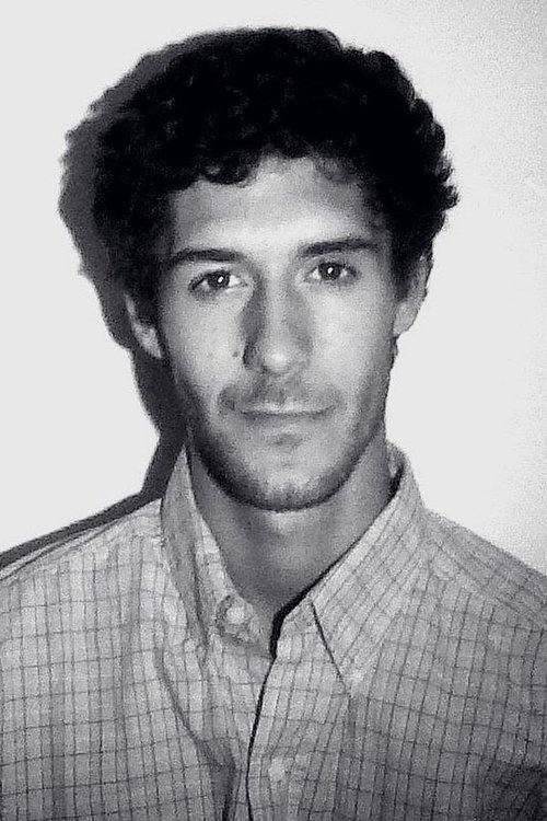 Justo Calabria as Juan Pablo