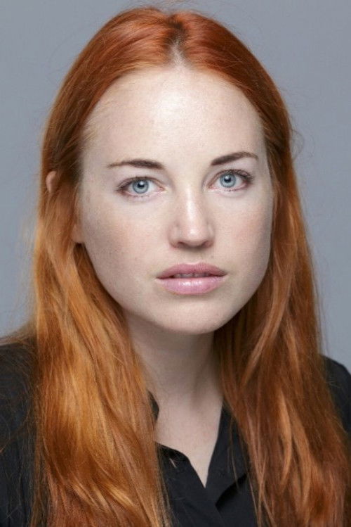Roxanne Prentice as Civilian Girl