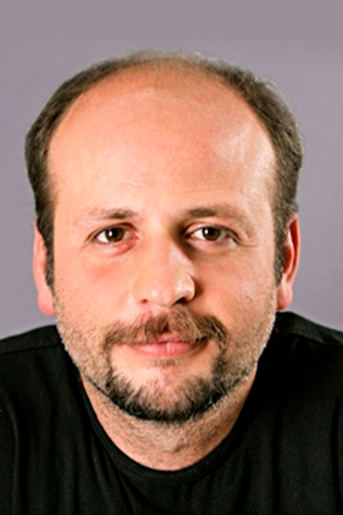 Celal Acaralp as Fırıncı Veysel