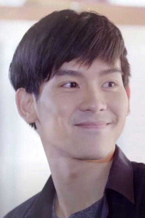 Nutsarud Taporntongsuti as Nueng