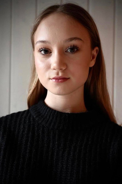 Kiwi Casslind as Lisa