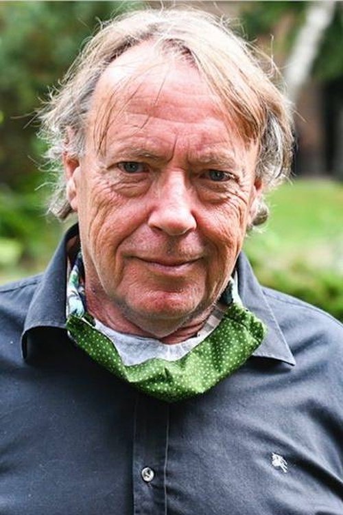 Jürgen Trott as Jochen Neumann